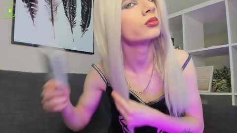 Snapshot of sexymiatrans chatting on February 18, 12:39 pm Sexy online show from February 18, 12:39 pm