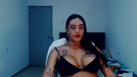 Natalia Duran online show from December 28, 3:15 pm