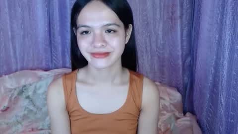 Snapshot of sexynaughtyella_xx chatting on September 13, 1:00 am ella online show from September 13, 1:00 am