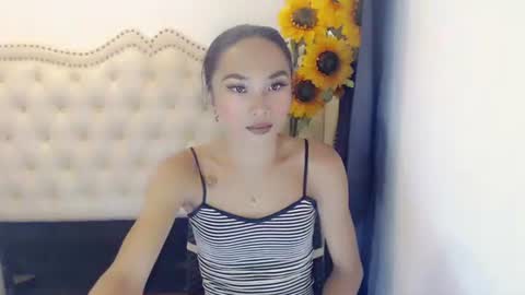 Snapshot of sexyshinixx chatting on September 24, 2:23 pm sexyshinixx online show from September 24, 2:23 pm
