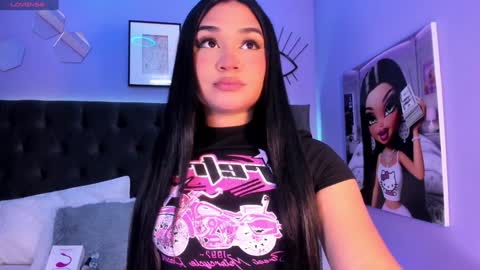 Snapshot of shairytovar chatting on December 11, 5:24 am shairytovar online show from December 11, 5:24 am