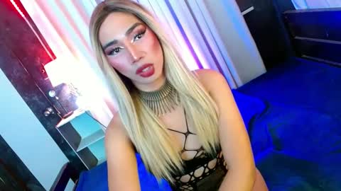 Snapshot of shane_hugexx chatting on February 26, 5:28 pm MISS SHANE online show from February 26, 5:28 pm