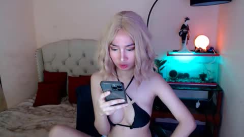 Snapshot of shantalfoxxy chatting on February 26, 1:43 am SHANTA FOX s online show from February 26, 1:43 am