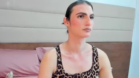 Snapshot of shantall_skinny chatting on September 10, 3:16 am Shantall online show from September 10, 3:16 am