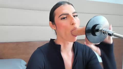 Snapshot of shantall_skinny chatting on September 22, 5:13 am Shantall online show from September 22, 5:13 am
