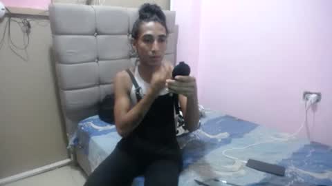 shayra33x online show from October 10, 12:44 am
