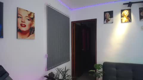 Snapshot of shellsy_hans chatting on February 4, 5:12 pm Shellsy H online show from February 4, 5:12 pm
