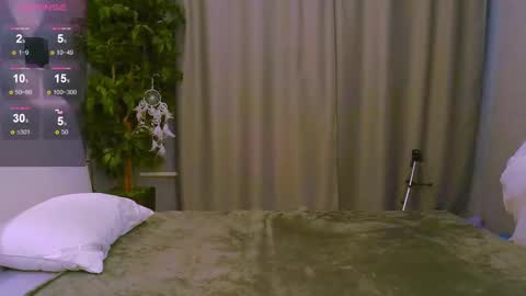 Snapshot of simona_rain chatting on February 5, 6:56 am Simona online show from February 5, 6:56 am