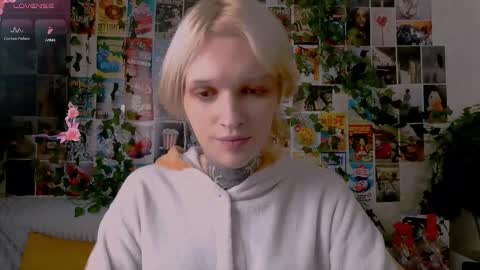Snapshot of simona_rain chatting on September 28, 10:09 pm Simona online show from September 28, 10:09 pm
