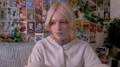 Snapshot of simona_rain chatting on October 9, 2:24 am Simona online show from October 9, 2:24 am