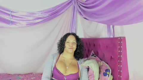 Sirena Fuentes online show from October 11, 11:45 am