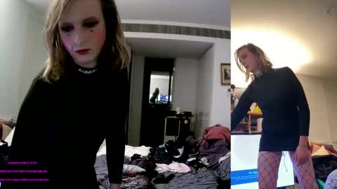 Snapshot of sissycdmish chatting on October 9, 4:41 pm SissyCDMish online show from October 9, 4:41 pm