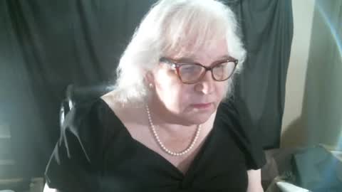 Snapshot of sissydianetx chatting on December 26, 12:25 am Sissy Diane online show from December 26, 12:25 am