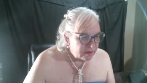 Snapshot of sissydianetx chatting on January 5, 1:58 pm Sissy Diane online show from January 5, 1:58 pm