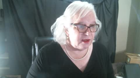 Snapshot of sissydianetx chatting on January 9, 12:35 am Sissy Diane online show from January 9, 12:35 am