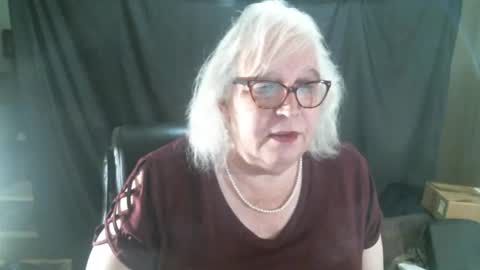Snapshot of sissydianetx chatting on January 10, 12:38 am Sissy Diane online show from January 10, 12:38 am