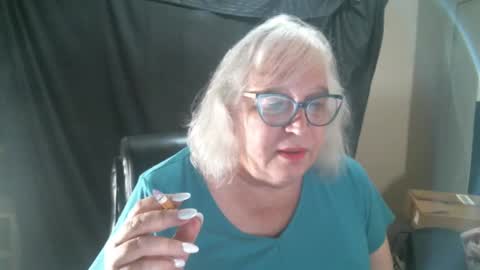 Snapshot of sissydianetx chatting on January 29, 12:33 am Sissy Diane online show from January 29, 12:33 am