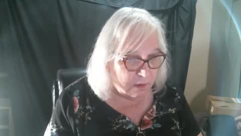 Snapshot of sissydianetx chatting on February 1, 12:40 am Sissy Diane online show from February 1, 12:40 am