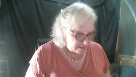 Snapshot of sissydianetx chatting on February 7, 12:31 am Sissy Diane online show from February 7, 12:31 am