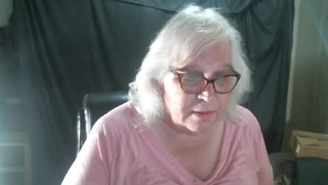 Snapshot of sissydianetx chatting on February 12, 12:37 am Sissy Diane online show from February 12, 12:37 am