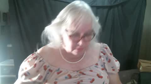 Snapshot of sissydianetx chatting on February 15, 2:00 pm Sissy Diane online show from February 15, 2:00 pm