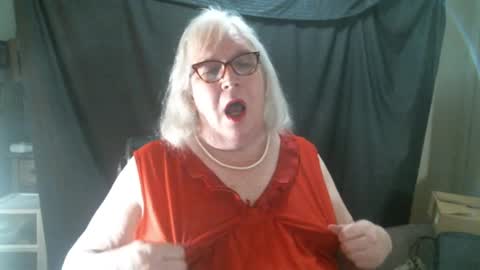 Snapshot of sissydianetx chatting on February 22, 2:08 pm Sissy Diane online show from February 22, 2:08 pm