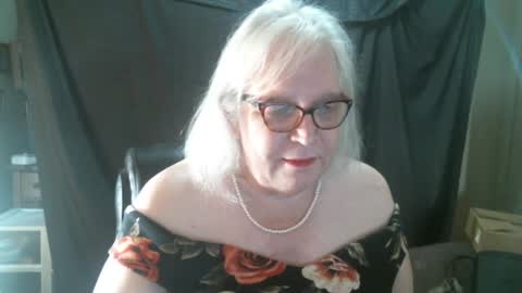 Snapshot of sissydianetx chatting on February 23, 1:53 pm Sissy Diane online show from February 23, 1:53 pm
