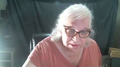 Snapshot of sissydianetx chatting on February 25, 12:36 am Sissy Diane online show from February 25, 12:36 am