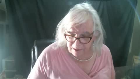 Snapshot of sissydianetx chatting on March 8, 12:35 am Sissy Diane online show from March 8, 12:35 am