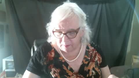 Snapshot of sissydianetx chatting on March 9, 11:35 pm Sissy Diane online show from March 9, 11:35 pm
