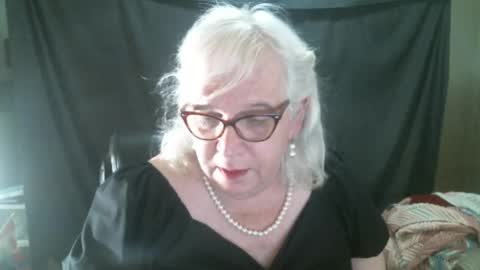 Snapshot of sissydianetx chatting on September 11, 11:35 pm Sissy Diane online show from September 11, 11:35 pm