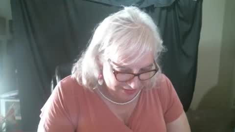 Snapshot of sissydianetx chatting on September 23, 11:33 pm Sissy Diane online show from September 23, 11:33 pm