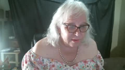 Snapshot of sissydianetx chatting on September 27, 11:36 pm Sissy Diane online show from September 27, 11:36 pm