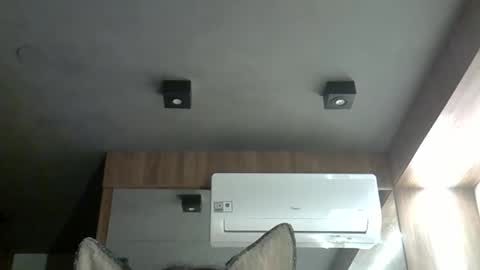 skinnykittencam online show from October 16, 4:46 am