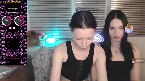 Snapshot of sky9669 chatting on October 4, 3:57 pm Iska Im genderfluid theyheshenot use ht have reasons and Mia my t-gf sheher online show from October 4, 3:57 pm