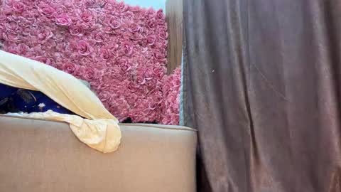 Snapshot of slutty_lavinia chatting on September 14, 4:44 pm Slutty Lavinia online show from September 14, 4:44 pm