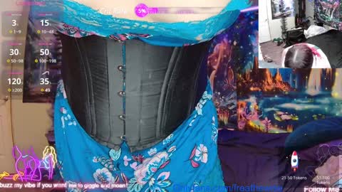 Snapshot of sluttyfrea chatting on December 4, 12:41 pm Faye online show from December 4, 12:41 pm