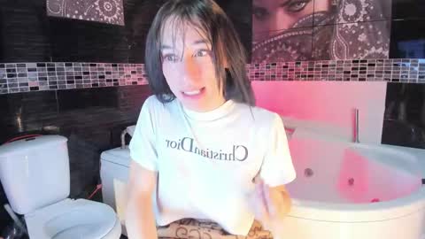 Small Hot19 online show from September 24, 9:26 am