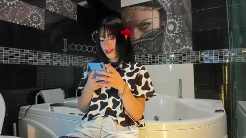 Small Hot19 online show from October 22, 3:14 pm