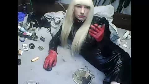 Snapshot of smokeslut365 chatting on January 8, 4:02 am smokeslut365 online show from January 8, 4:02 am