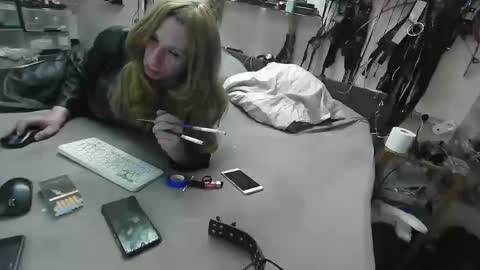 Snapshot of smokeslut365 chatting on January 22, 1:31 am smokeslut365 online show from January 22, 1:31 am