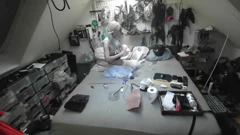 Snapshot of smokeslut365 chatting on February 5, 10:55 pm smokeslut365 online show from February 5, 10:55 pm