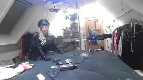 Snapshot of smokeslut365 chatting on February 21, 6:40 am smokeslut365 online show from February 21, 6:40 am
