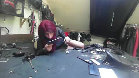 Snapshot of smokeslut365 chatting on September 20, 10:48 pm smokeslut365 online show from September 20, 10:48 pm