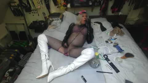 smokeslut365 online show from October 24, 6:02 pm