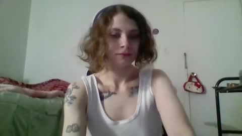 Snapshot of smoothvodka chatting on December 17, 12:01 am Bambi--Vodka online show from December 17, 12:01 am