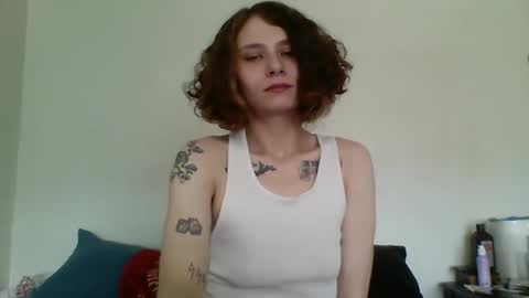 Snapshot of smoothvodka chatting on December 21, 6:55 pm Bambi--Vodka online show from December 21, 6:55 pm