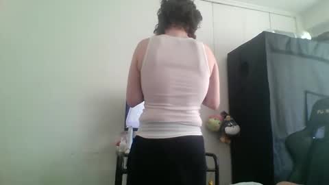 Snapshot of smoothvodka chatting on September 20, 6:46 pm Bambi--Vodka online show from September 20, 6:46 pm