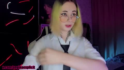 Snapshot of snake_bites chatting on September 29, 9:47 pm Reeginaaaaa online show from September 29, 9:47 pm