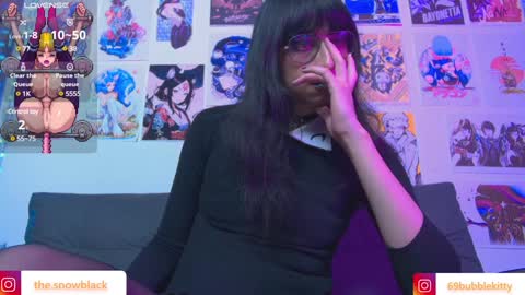 Snapshot of snowblack_ chatting on February 9, 1:11 am Snow and Bubble online show from February 9, 1:11 am